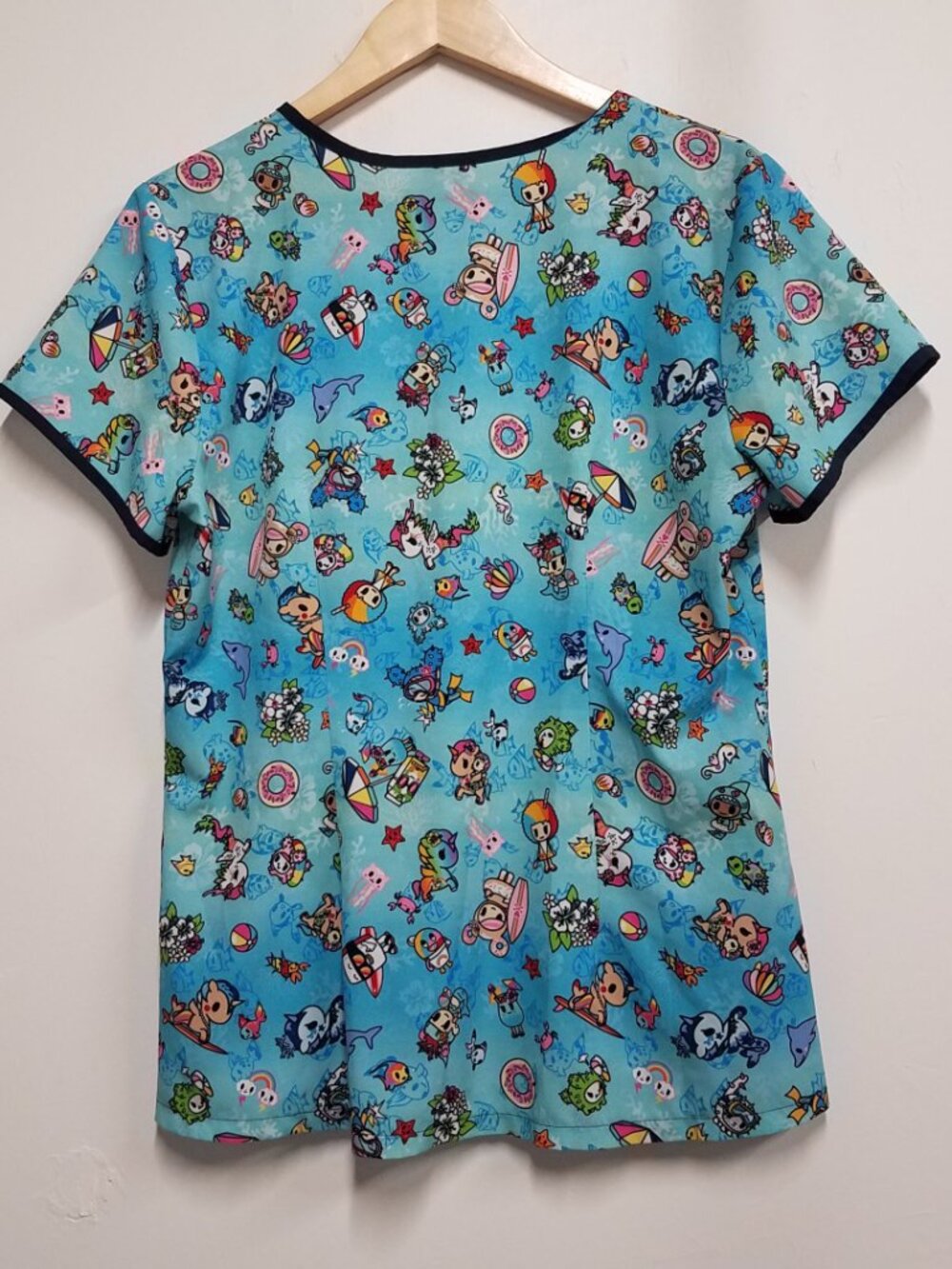 Koi Tokidoki Scrub Top Womens Medium M Blue Aloha Eve Nursing Medical 1017TKD - Picture 5 of 8